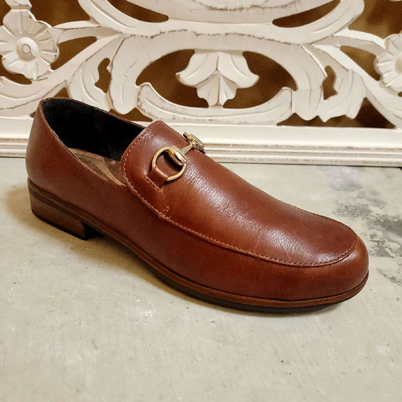 CHESTNUT LEATHER