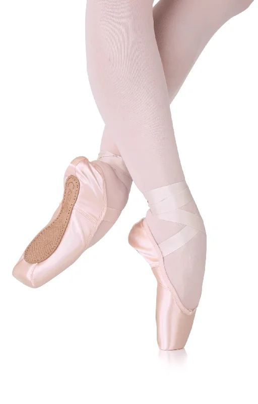 R-Class RC32 Pointe Shoe Medium Shank