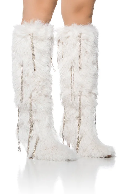 AZALEA WANG DAKOTANNA WHITE FURRY DIAMOND DRIP BOOT