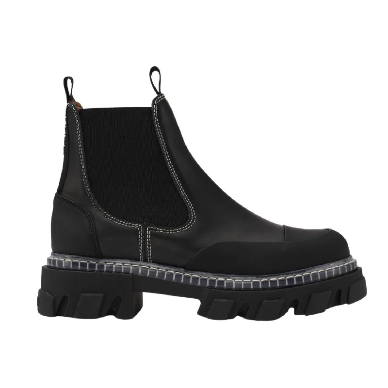 Low Cleated Chelsea Boot In Black