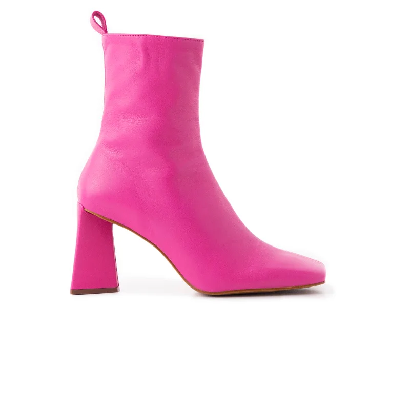 Mannedorf Fuschia Leather