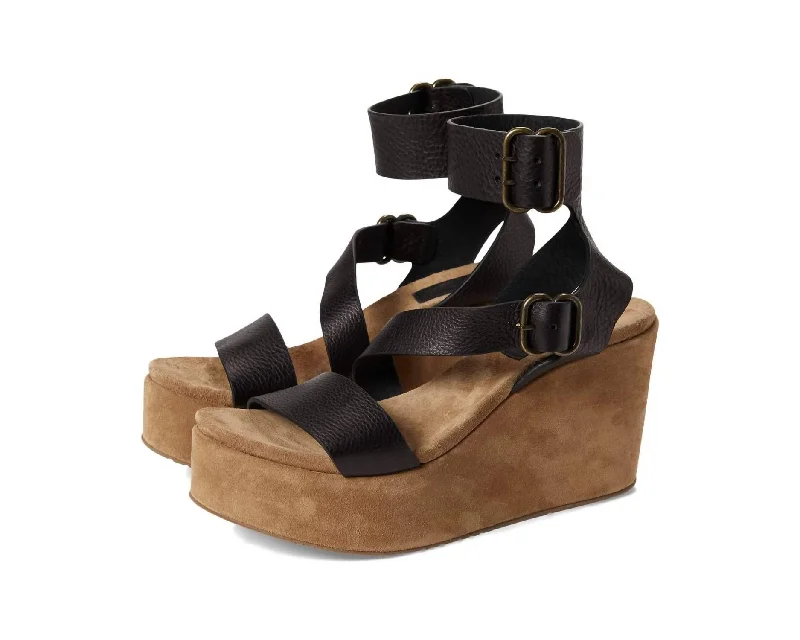 Women's Darit Wedge In Black Vacchetta