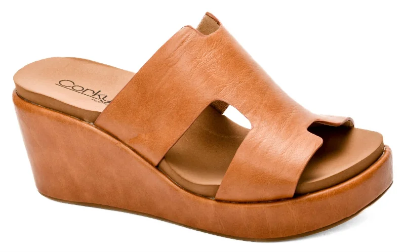 Women's Pucker Up Wedge Sandal In Cognac Smooth